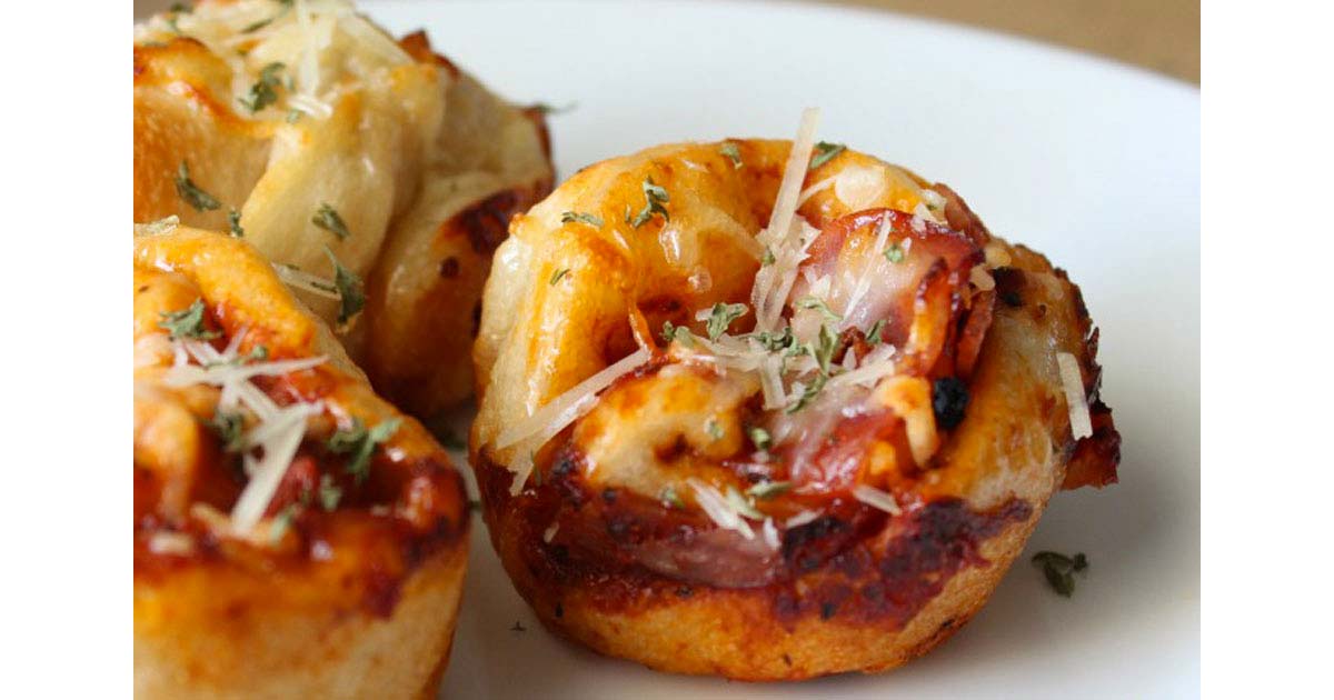 Pepperoni Pizza Puffs