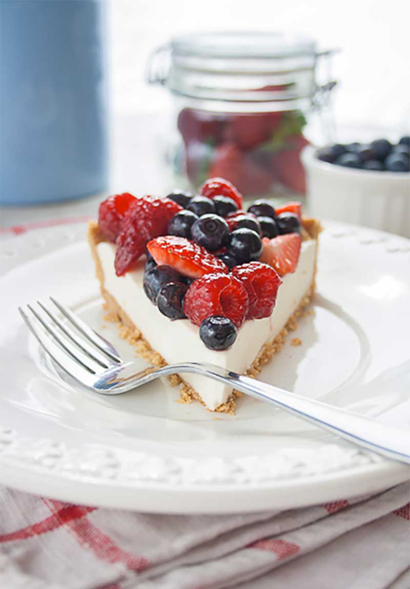 No Bake Creamy Berry Pie
