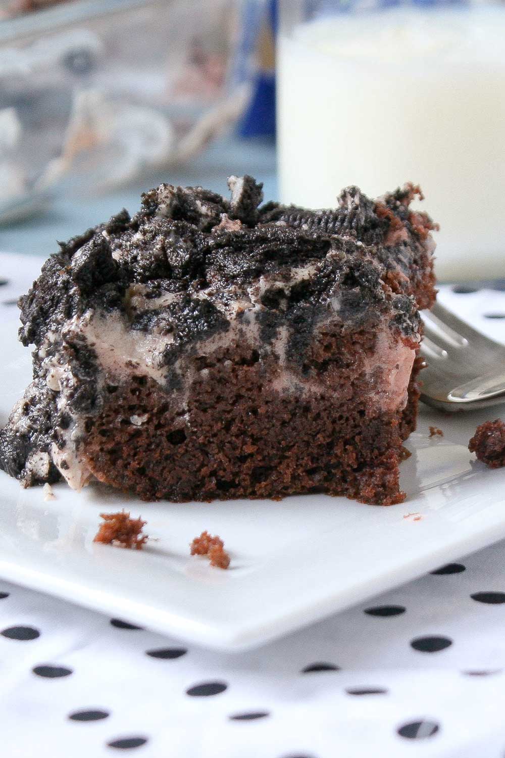 Oreo Pudding Poke Cake